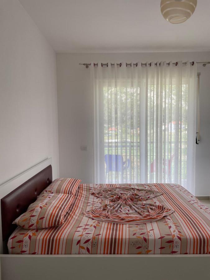Nimfeum Apartments Shengjin Bagian luar foto